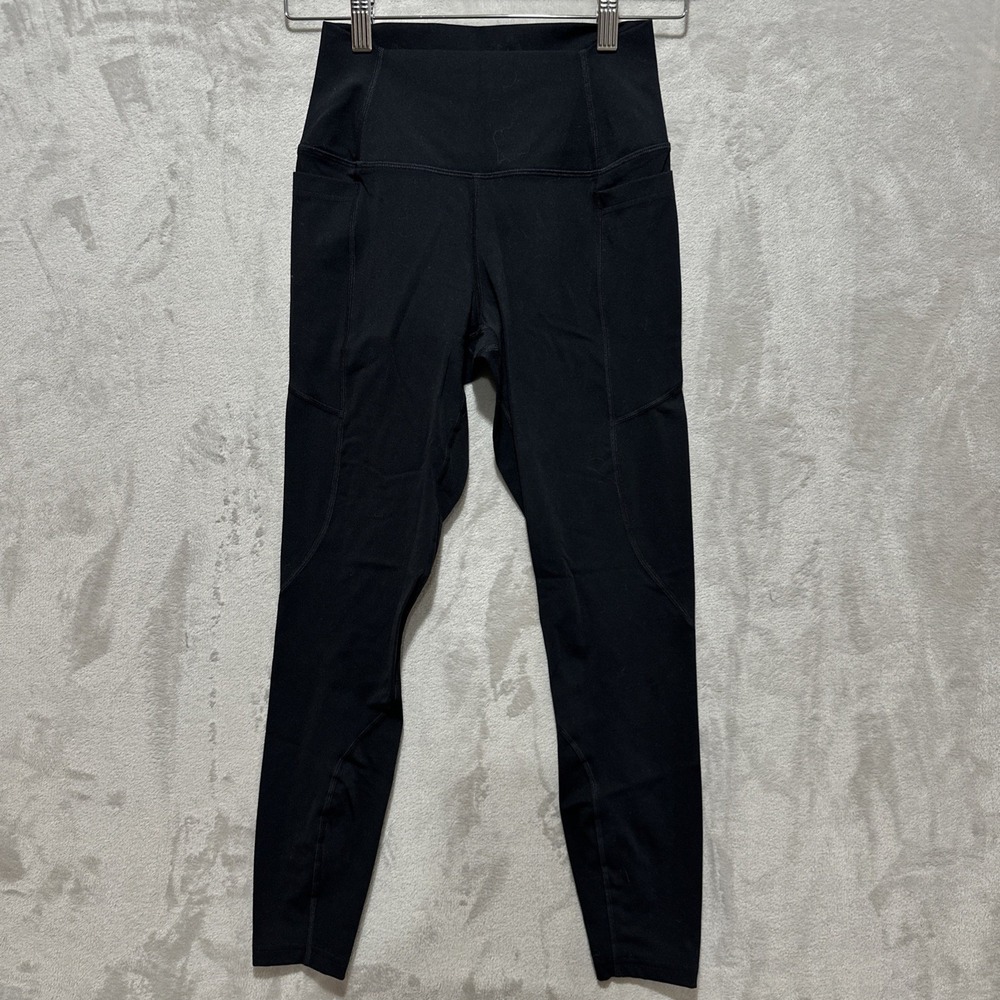 LNDR Leggings Women's Size S‎ Black Mid Rise Capri Athletic Hip Pockets